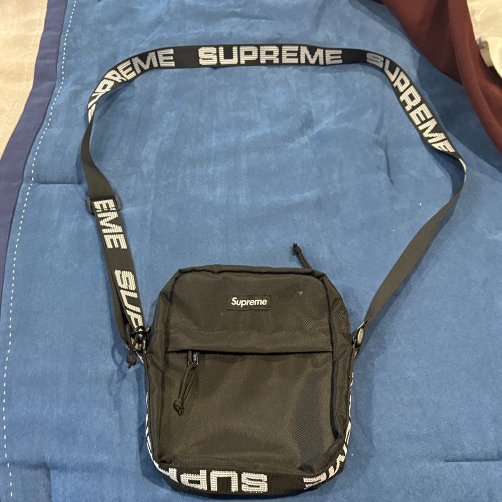 Supreme Black Messenger Bag